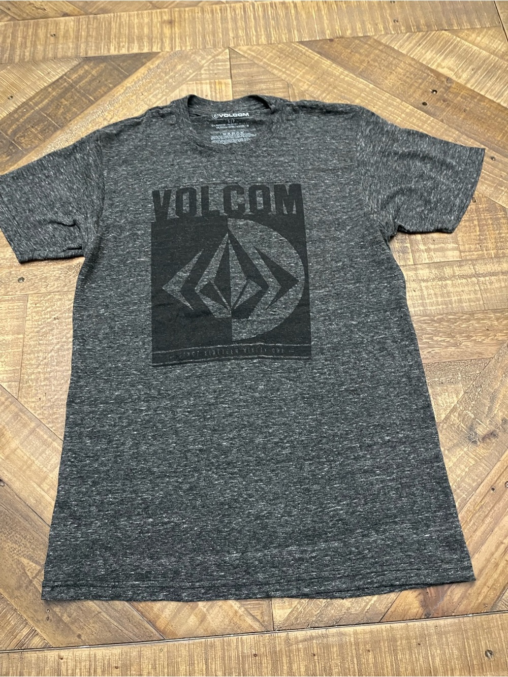 Volcom Men's Graphic Spell-Out T-Shirt - Charcoal Heather Grey